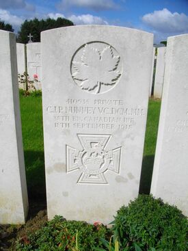Stèle de Claude NUNNEY, Cimetière d'Aubigny en Artois