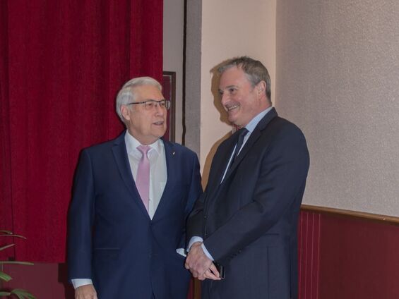 de Gauche à droite: Monsieur le Maire et Monsieur le Préfet.